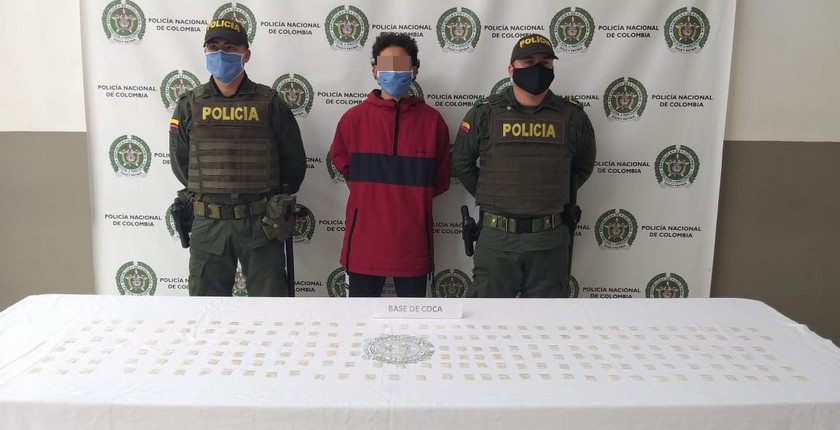 En Bello agarraron a joven con 200 dosis de base de coca 1 capturado bello coca