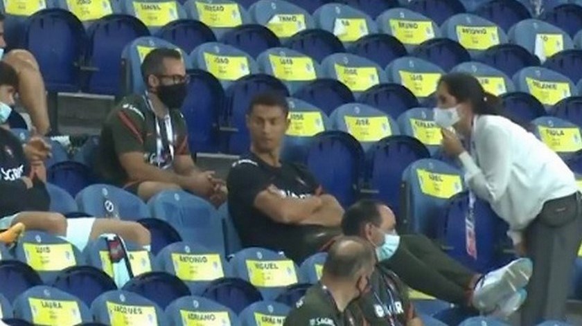 VIDEO: ¿Y el ejemplo? Le pidieron a Cristiano Ronaldo que se pusiera el tapabocas en el partido contra Croacia