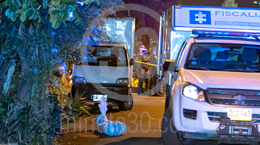 EN FOTOS Y VIDEO: En Campo Valdés encontraron un cadáver embolsado en plena calle 12 embolsado en campo valdes 01 09 2020 11