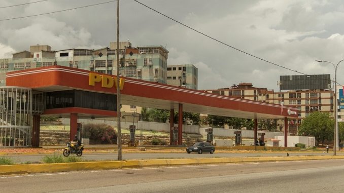 Venezuela, donde la vida pasa esperando gasolina Venezuela, donde la vida pasa esperando gasolina