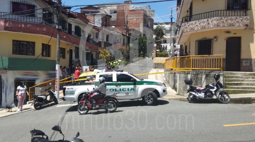 EN FOTOS Y VIDEO: En Aranjuez un sicario a pie atacó a bala a una señora que se bajaba de un taxi 2 homicidio de mujer en taxi en aranjuez 22 09 2020 4