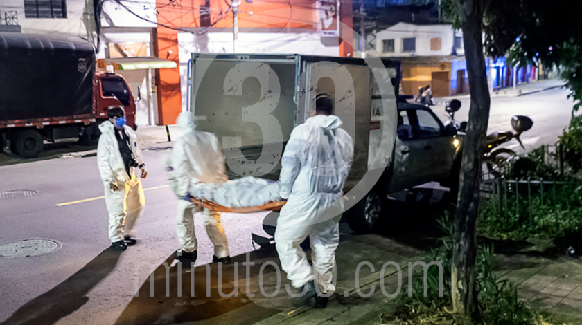 EN FOTOS Y VIDEO: En unas escaleras de Enciso mataron a bala a un hombre que no ha sido identificado 11 homicidio en enciso de hombre no identificado 23 09 202011