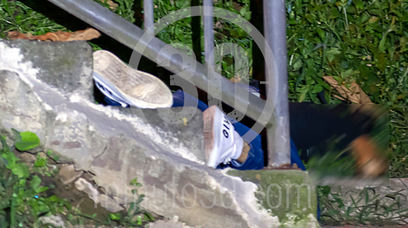 EN FOTOS Y VIDEO: En unas escaleras de Enciso mataron a bala a un hombre que no ha sido identificado 2 homicidio en enciso de hombre no identificado 23 09 20207