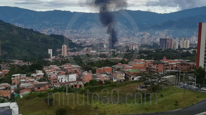 EN FOTOS Y VIDEO: ¡Tremendo incendio! Se prendió una bodega en Ditaires
