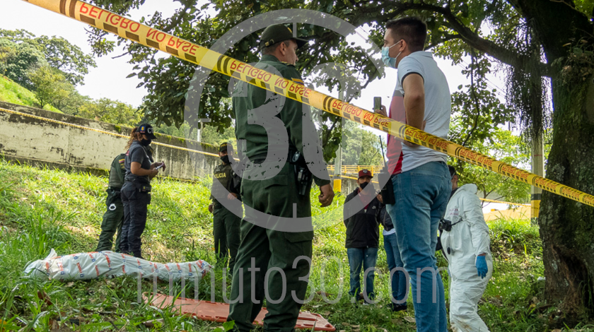 EN VIDEO: Lo ahorcaron con una soga y lo dejaron tirado en toda la entrada de Girardota 19 inspeccion tecnica en girardota 18 09 2020 15