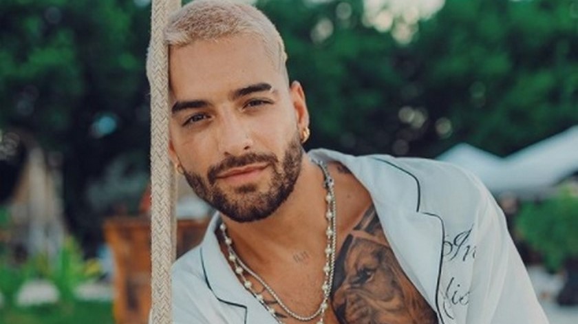 VIDEO: ¡Qué calor! Maluma sorprendió con sensual baile en pleno yate pero su atuendo causó polémica