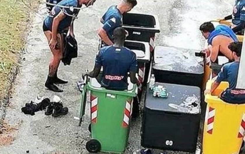 La crioterapia del Napoli en tanques de Basura: el equipo se emberracó por la crítica