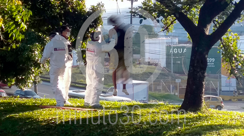 EN VIDEO: ¡Qué impresión! Amaneció un hombre colgado de un árbol en el sector de Caribe 5 persona se quito la vida en el barrio Caribe 05 08 2020 4