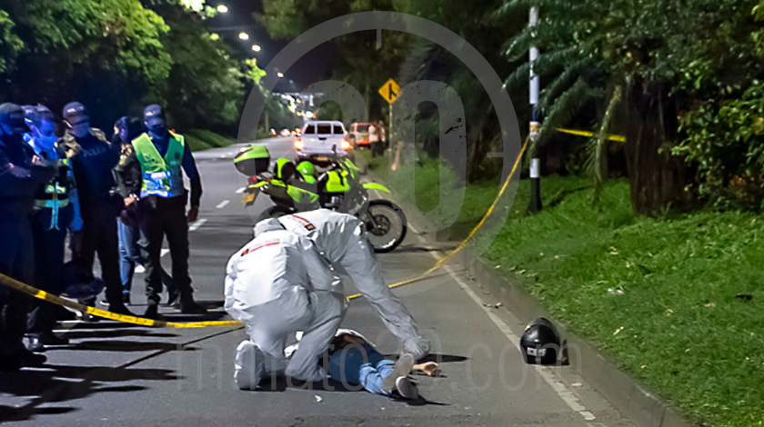 EN FOTOS Y VIDEO: No identificaron al presunto ladrón dado de baja cuando pretendían atracar a un hombre en la Avenida Regional 4 presunto fletero dado de baja en la regional 03 08 2020 12