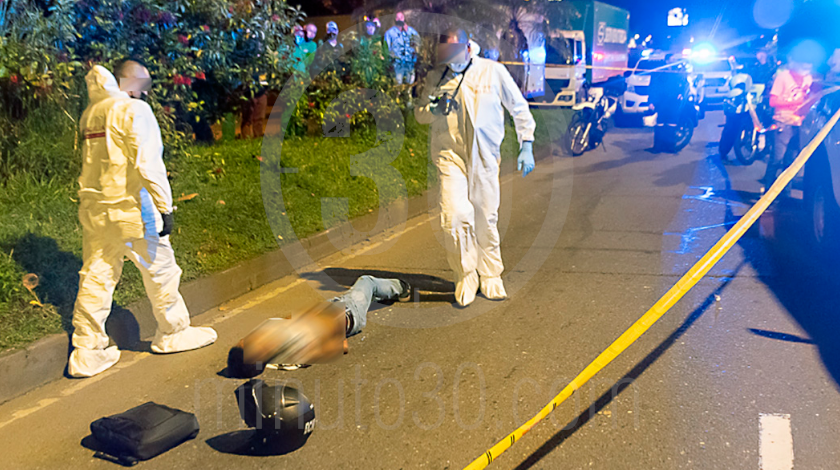EN FOTOS Y VIDEO: No identificaron al presunto ladrón dado de baja cuando pretendían atracar a un hombre en la Avenida Regional 9 presunto fletero dado de baja en la regional 03 08 2020 7