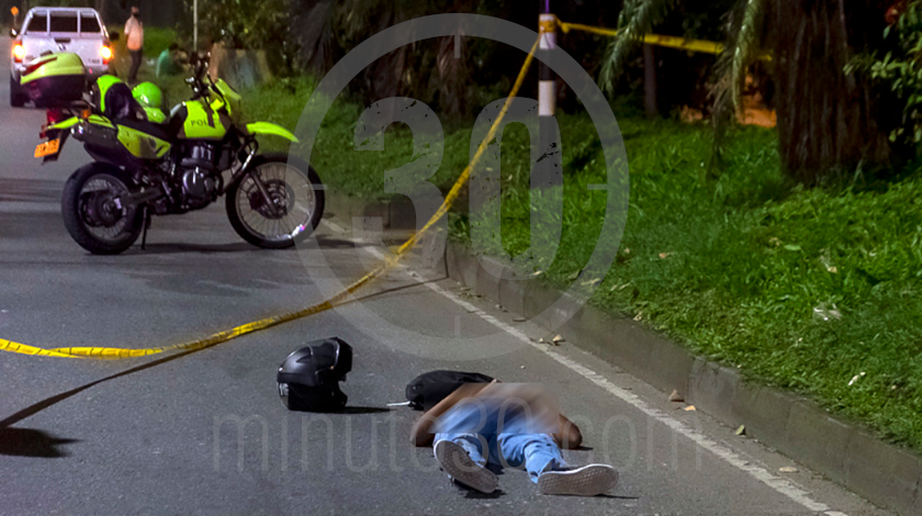 EN FOTOS Y VIDEO: No identificaron al presunto ladrón dado de baja cuando pretendían atracar a un hombre en la Avenida Regional 8 presunto fletero dado de baja en la regional 03 08 2020 8