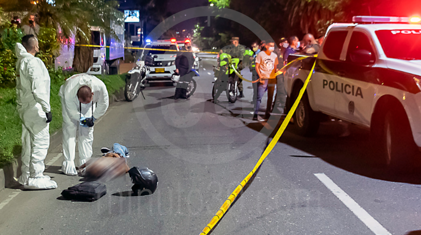 EN FOTOS Y VIDEO: No identificaron al presunto ladrón dado de baja cuando pretendían atracar a un hombre en la Avenida Regional 7 presunto fletero dado de baja en la regional 03 08 2020 9