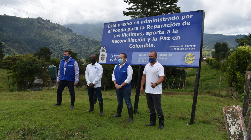 ¡Qué buena! Campesinos hacen proyectos en dos fincas de Heliconia, que eran de exjefes paramilitares
