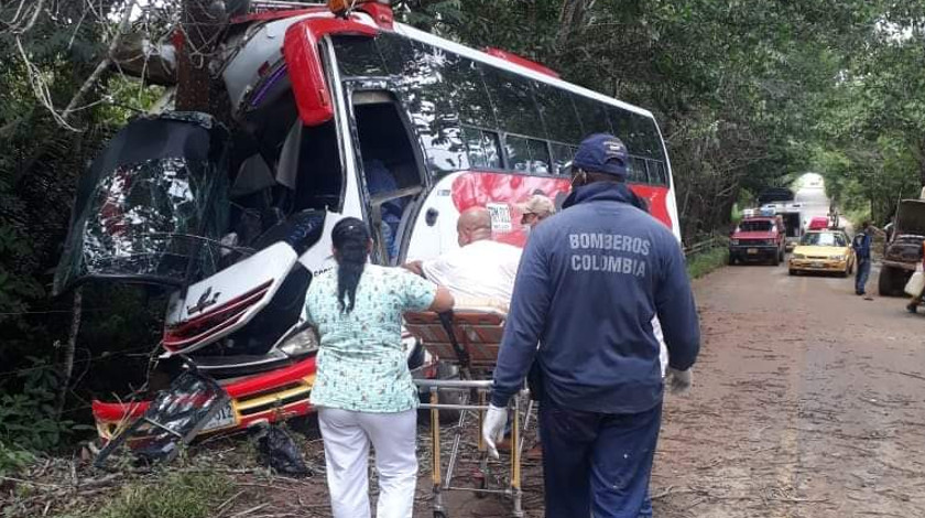 FOTOS: Bus de transporte público se habría accidentado mientras se dirigía al municipio de Nechí