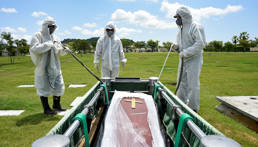 Ecuador pide prohibir visita a cementerios el próximo 2 de noviembre