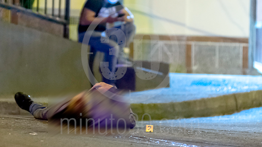 EN FOTOS: Sicarios asesinaron a un hombre que caminaba por el barrio Miranda de Aranjuez 11 MUERTO EN ARANJUEZ MIRANDA 9