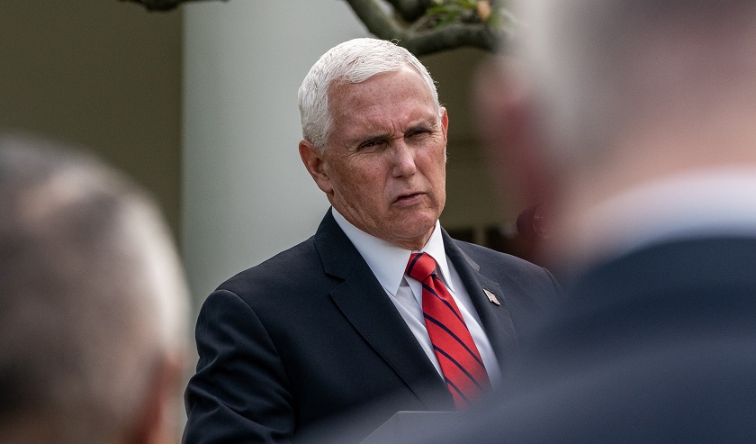 El vicepresidente de EEUU Mike Pence da negativo de COVID-19