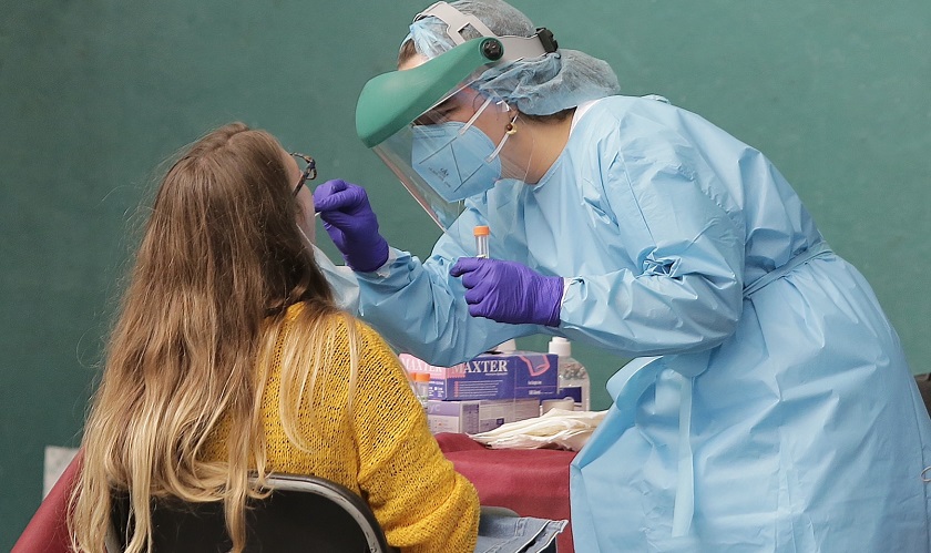 La inmunidad por los anticuerpos después de tener COVID decae "muy rápidamente", según un estudio