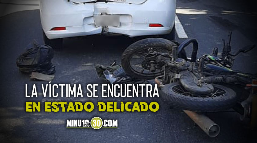 ¡Tremendo! Motociclista terminó estampado contra un carro en la avenida Regional a la altura de Monterrey