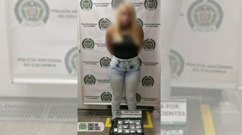 FOTO: ¡Qué pillada! A esta mujer la descubrieron llevando 13 dosis de cocaína en el Metro de Medellín 1 capturada en el metro de Medellin con droga mujer noticias