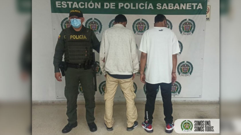 ¡No se pudieron volar! Tras robar a un hombre, los cogieron de una en Sabaneta 1 capturas 1