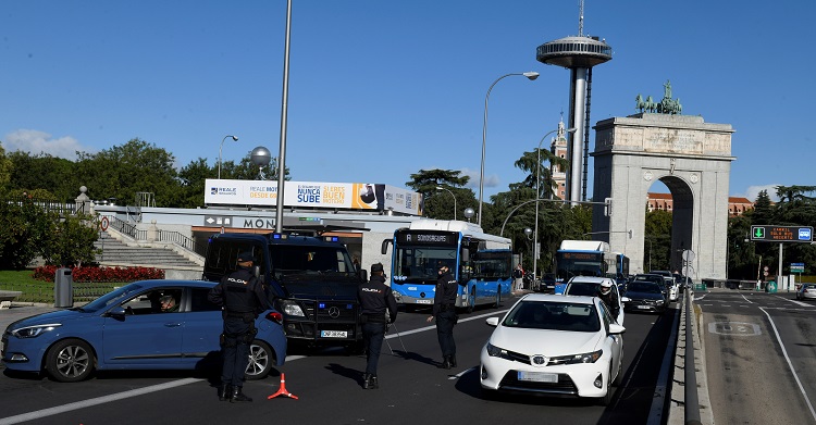 Madrid impone el uso obligatorio de mascarilla en los bares y restaurantes