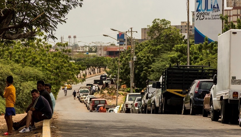Desde la próxima semana, venezolanos tendrán que comprar la gasolina por número de placa