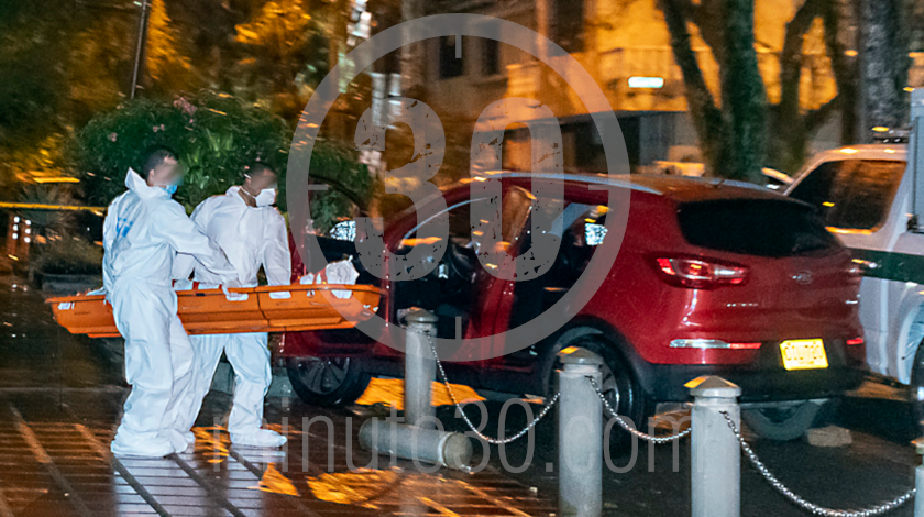 EN FOTOS Y VIDEO: Una comerciante fue acribillada a disparos cuando se montaba a su carro en el barrio Suramericana 13 homicidio de mujer en el barrio Suramericana 29 10 2020 4