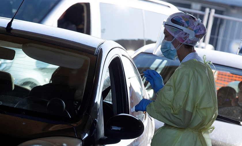 Italia admite que curva de transmisiones COVID-19 se está disparando, pero no es como en marzo