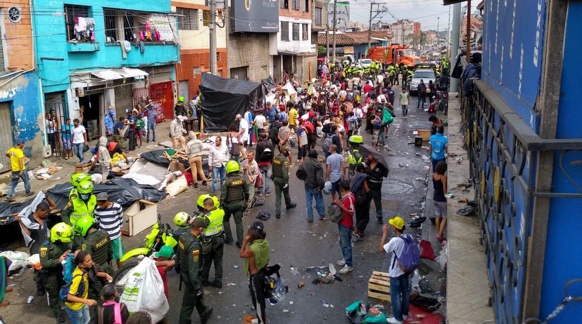 FOTOS: Varios capturados en operativo en La Candelaria, incautaron 30 armas blancas y droga sintética
