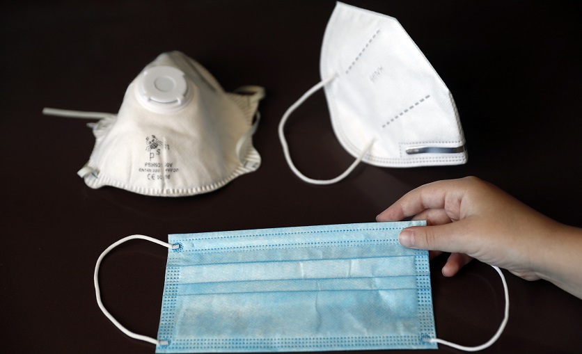 Un experimento demuestra la eficacia de las mascarillas para evitar la covid-19