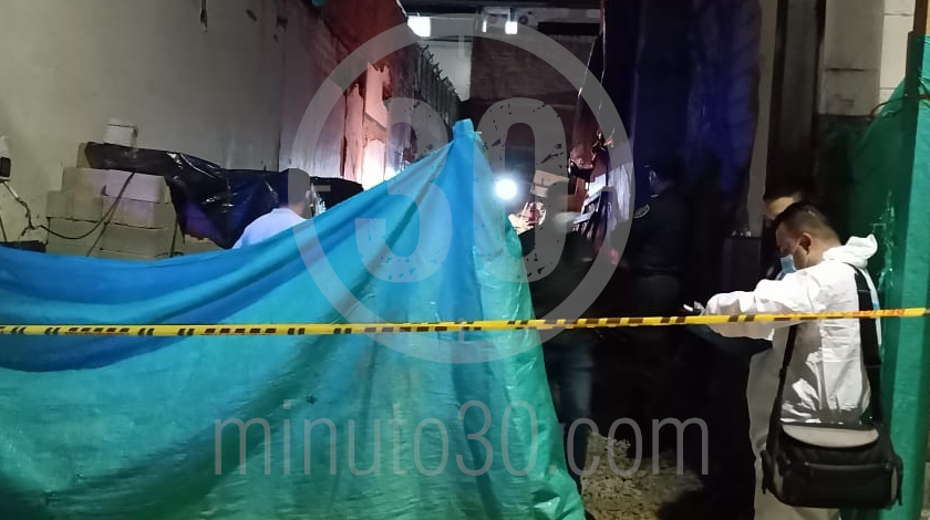 EN FOTOS: ¡Terrible! En Campo Valdés se le vino encima un alud de tierra de una construcción a un obrero 6 muerte accidental por alud en obra de campo valdez 4
