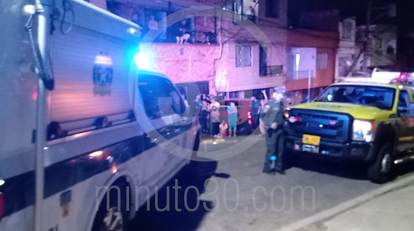 EN FOTOS: ¡Terrible! En Campo Valdés se le vino encima un alud de tierra de una construcción a un obrero 5 muerte accidental por alud en obra de campo valdez 5