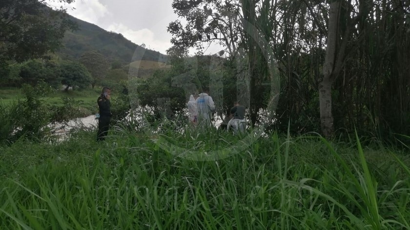 FOTOS: ¡Estaba desnudo y en estado cadavérico! Hallaron otro cuerpo en Barbosa, sector Molino Viejo 3 2 20