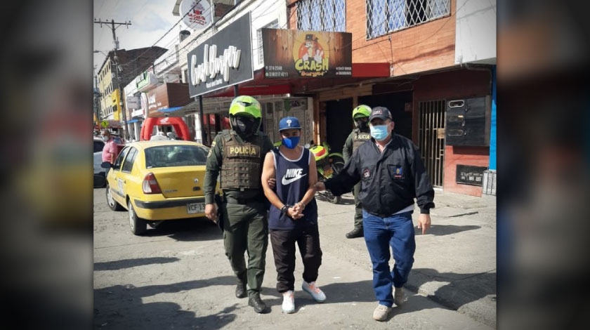 A la cárcel sujeto que al parecer mató a un joven que recién llegaba a Cali, desde Chile 1 A la carcel sujeto que al parecer mato a un joven que recien llegaba a Cali desde Chile