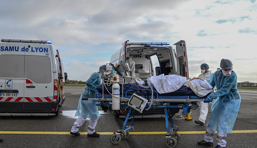 Francia cree superado lo peor de la segunda ola de COVID-19