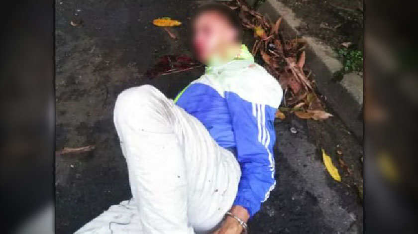 EN VIDEO: Le dieron ‘paloterapia’ a un presunto ladrón en el sector de Manila 1 Captura de presunto ladron en Manila