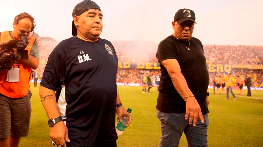 Hermanas de Maradona piden investigar su muerte, buscando responsables