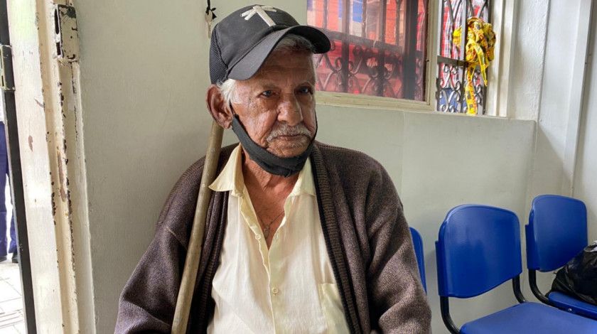 ¿Lo conoce? José Antonio Velásquez está en una Inspección de Permanencia de Bello y no recuerda a ningún familiar