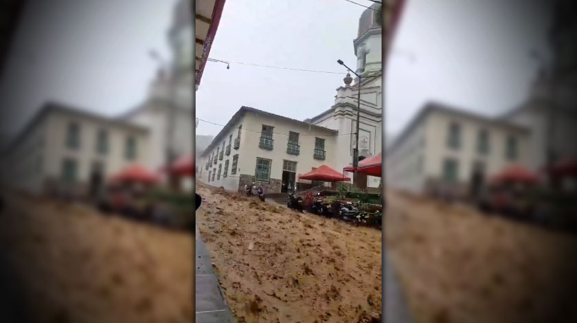 Video: ¡Qué susto! Tras fuerte aguacero en Ituango, sus calles parecían un río de agua y pantano
