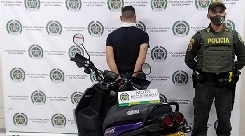 FOTO: Estaba en una moto que era requerida por hurto en Itagüí
