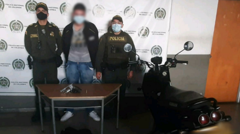 A este sujeto lo cogieron cuando estaba atracando con un ‘fierro’ en Aranjuez 1 capturado policia