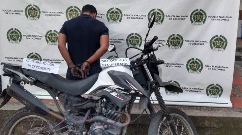 En Villa Hermosa cogieron a este hombre y recuperaron una moto hurtada en Robledo 1 capturado villa hermosa