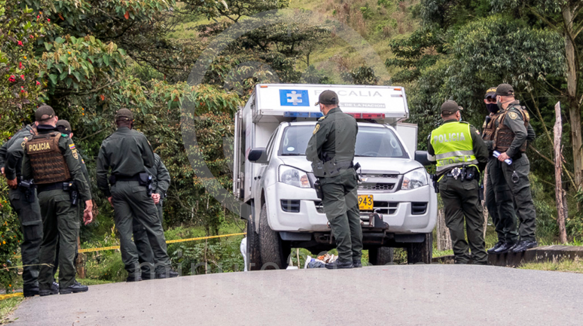 EN FOTOS: Así fue la inspección técnica del cuerpo que hallaron en vía pública de San Cristóbal 6 embolsado hallado en san cristobal 19 11 2020 4