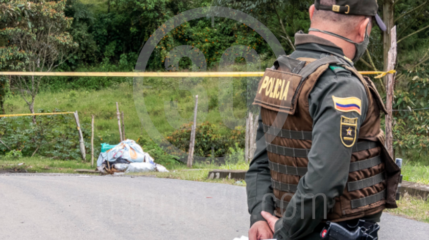 EN FOTOS: Así fue la inspección técnica del cuerpo que hallaron en vía pública de San Cristóbal 5 embolsado hallado en san cristobal 19 11 2020 5