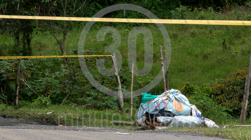 EN FOTOS: Así fue la inspección técnica del cuerpo que hallaron en vía pública de San Cristóbal 3 embolsado hallado en san cristobal 19 11 2020 7