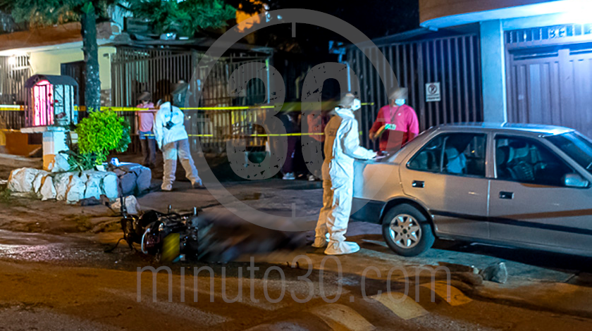 EN FOTOS Y VIDEO: ¡De un tiro lo tumbaron de la moto! Asesinaron a un hombre en Pedregal 5 homicidio en pedragal 07 11 2020 4