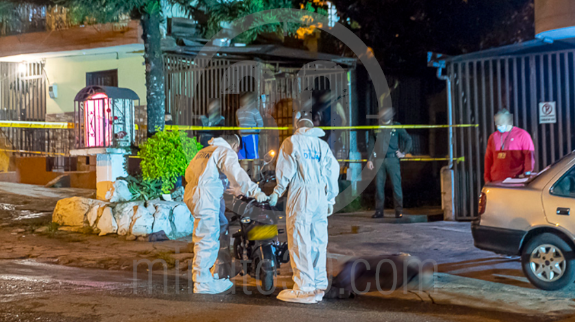 EN FOTOS Y VIDEO: ¡De un tiro lo tumbaron de la moto! Asesinaron a un hombre en Pedregal 4 homicidio en pedragal 07 11 2020 5