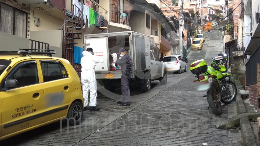 EN FOTOS: Pensaron que estaba dormido en la calle pero cuando fueron a despertarlo se dieron cuenta que estaba muerto 5 muerto en el picachito 1