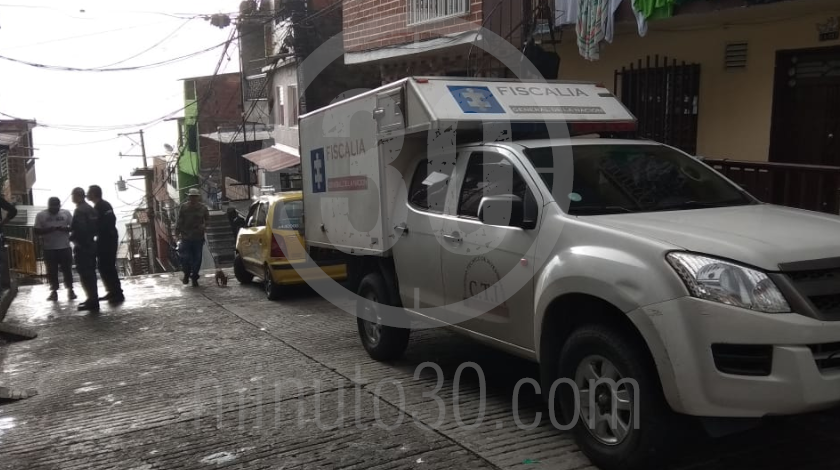 EN FOTOS: Pensaron que estaba dormido en la calle pero cuando fueron a despertarlo se dieron cuenta que estaba muerto 3 muerto en el picachito 3